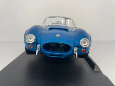 未開封　1/18 SHELBY COBRA 427 S/C Light Blue Shelby 1/18 - Shelby Cobra 427 S/C 1965 Blue / Orange Stripes