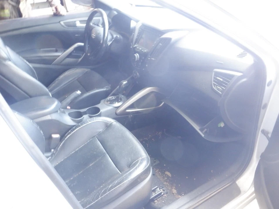 Used Front Left Door Window Regulator Front fits: 2013 Hyundai Veloster L. autom - Image 4 of 4