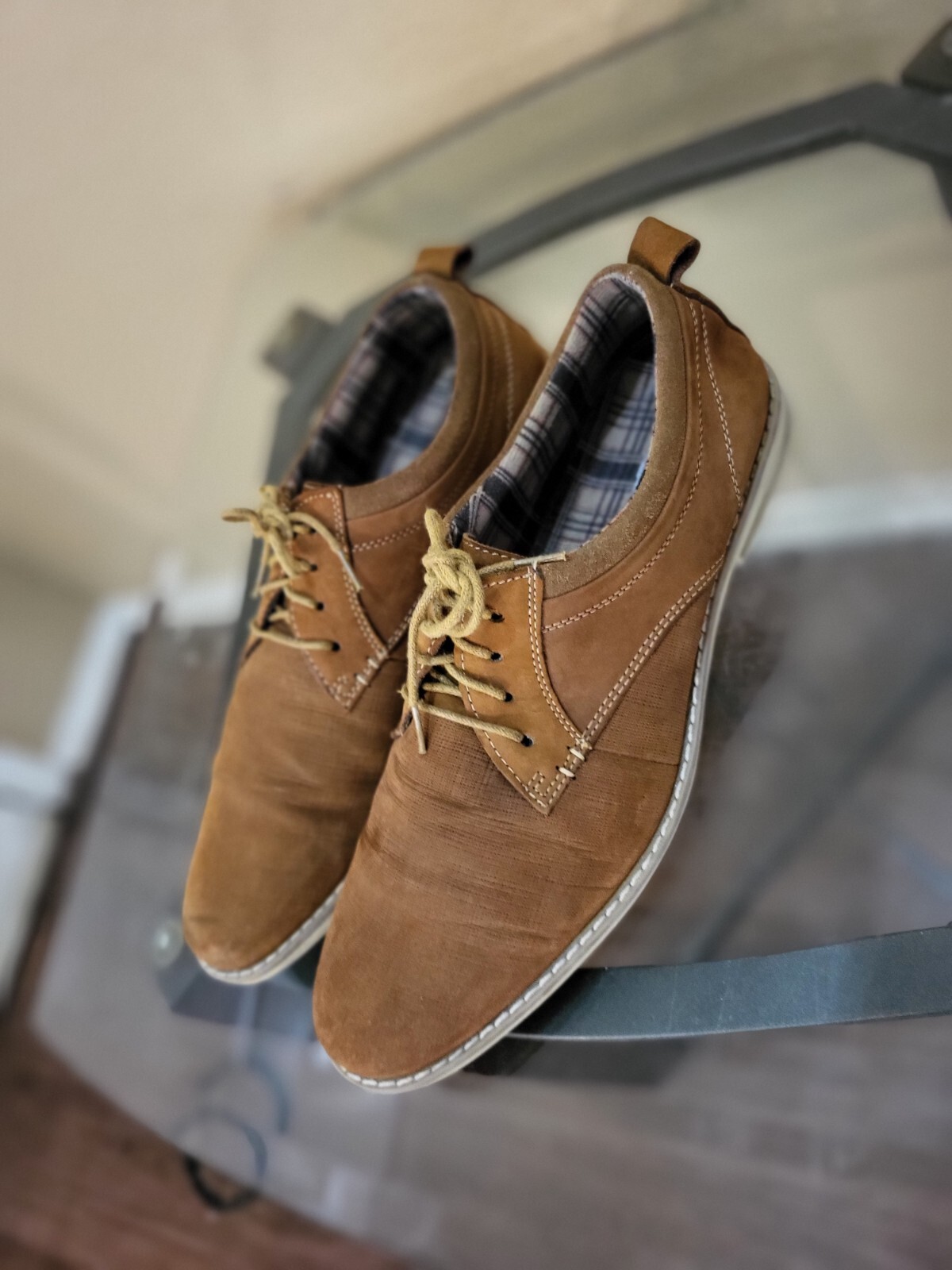 SAOLA Scarpe da uomo Steve Madden in pelle scamosciata marrone taglia 12 le condizioni sono molto buone.