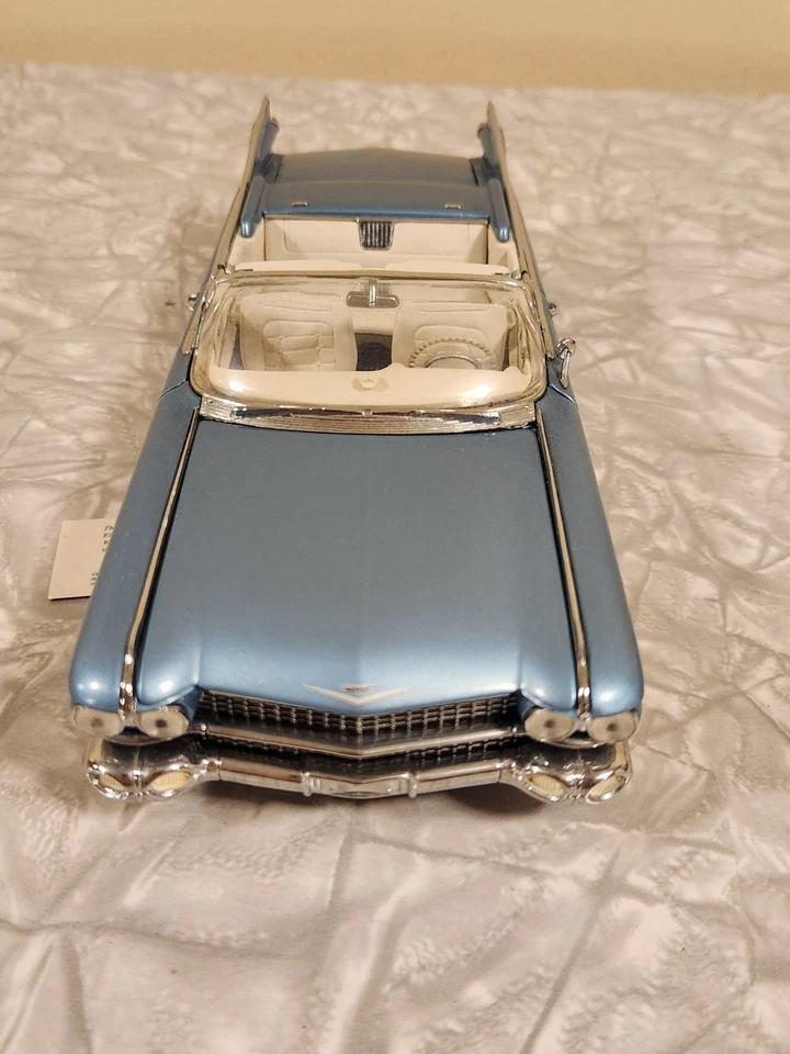Franklin Mint Precision Models 1:24 1959 Cadillac El Dorado Biarritz Blue - Image 2 of 4