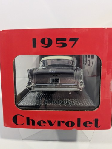 1:24 M2 Machines 1957 Chevrolet Bel Air Hardtop - Picture 5 of 9