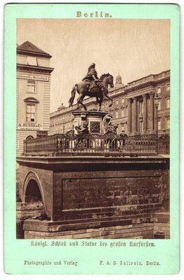 Photograph FAG Gallery, Berlin, view of Berlin, statue of the Great Elector