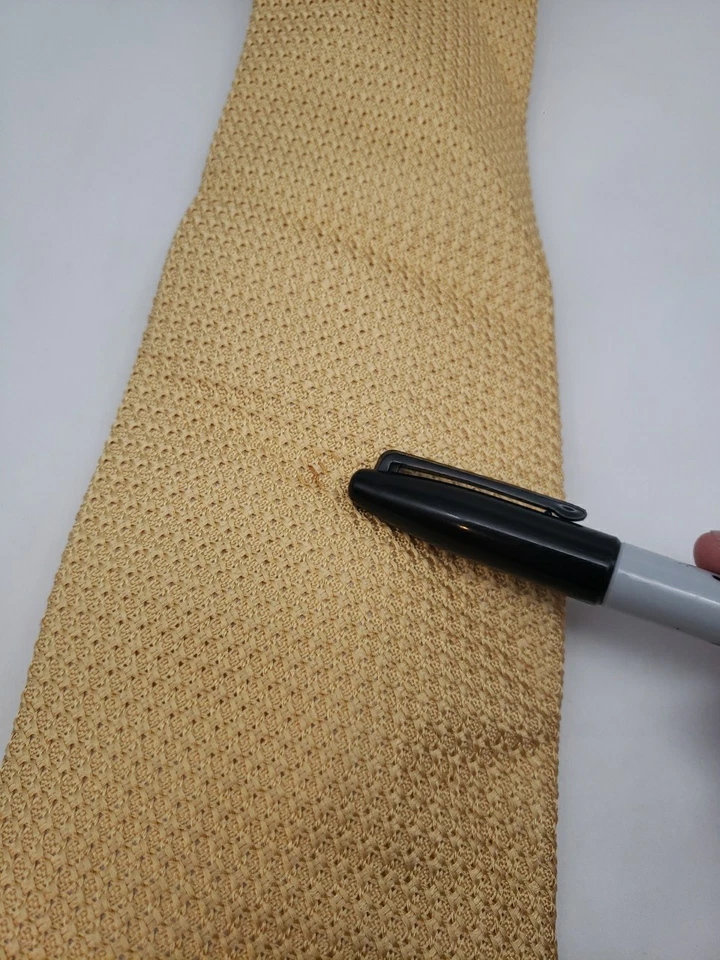 Brioni 100% Seda / Seta 4" Oro Amarillo Geométrico Hecho a Mano Italia **DEFECTO** Foto 2 de 4