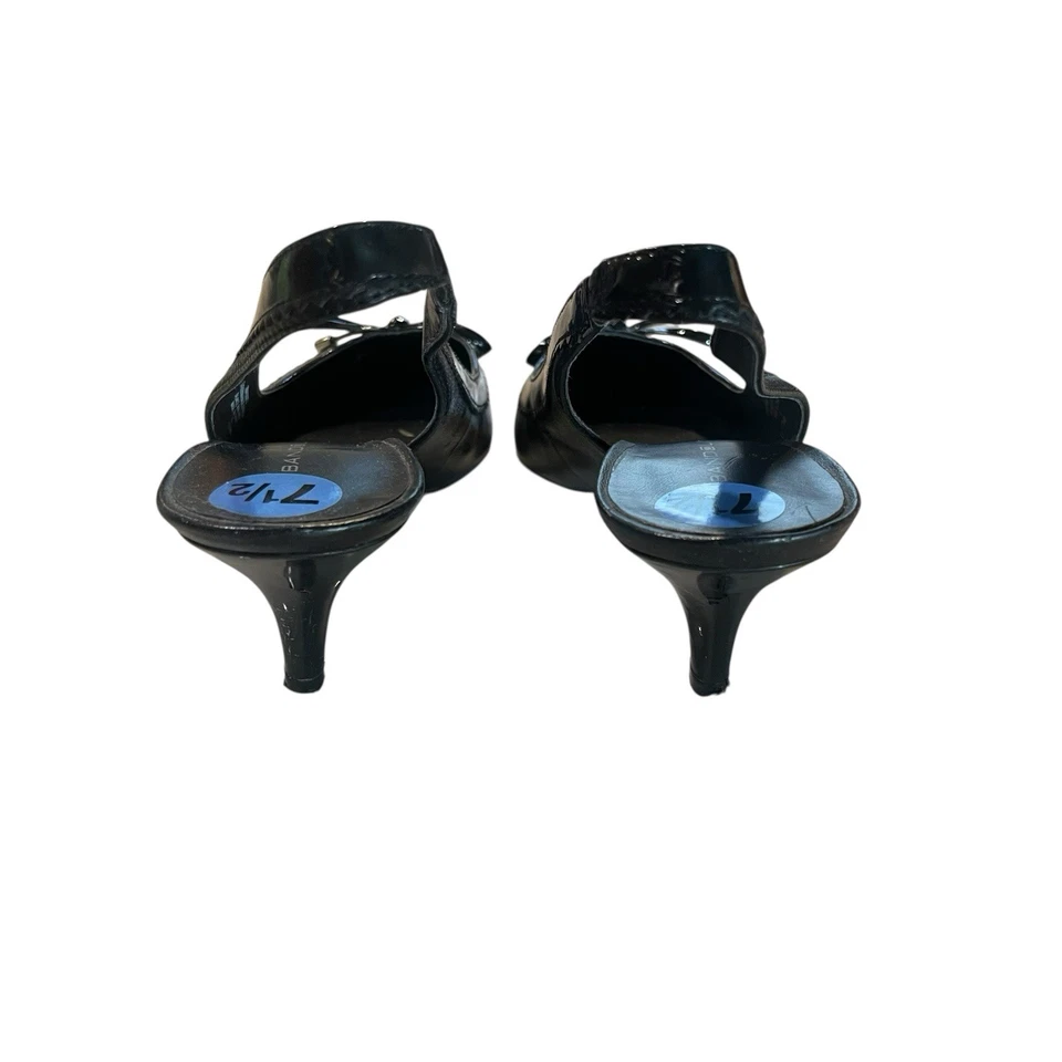 Sapatos Bandolino couro preto salto gatinho estilingue biqueira pontiaguda nas costas arco tamanho 7.5 - Imagem 3 de 4