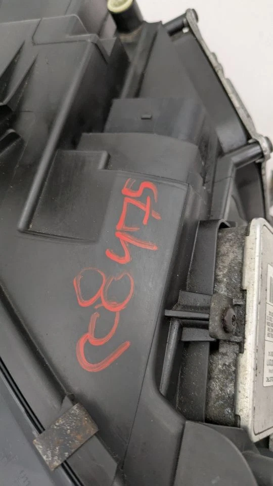 Used Right Headlight Assembly fits: 2011 Audi A4 Sdn xenon HID self adjusting op - Image 3 of 4