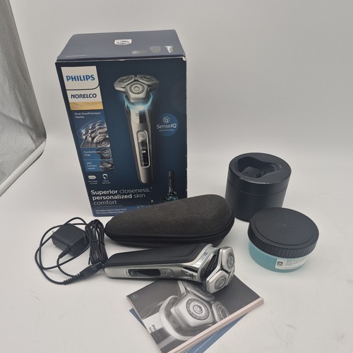 Philips Norelco 9500 Wet & Dry Electric Shaver with Quick Clean
