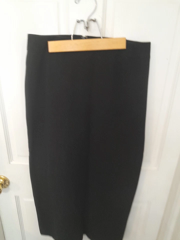 STATEMENTS Falda Lápiz Larga Negra Abertura Larga en la Espalda Talla 8 Usada Foto 2 de 4