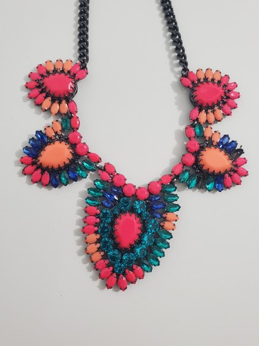Stella & Dot Retired Frida Kahlo statement necklace Hot Pink Blue Rhinestone - Picture 9 of 17