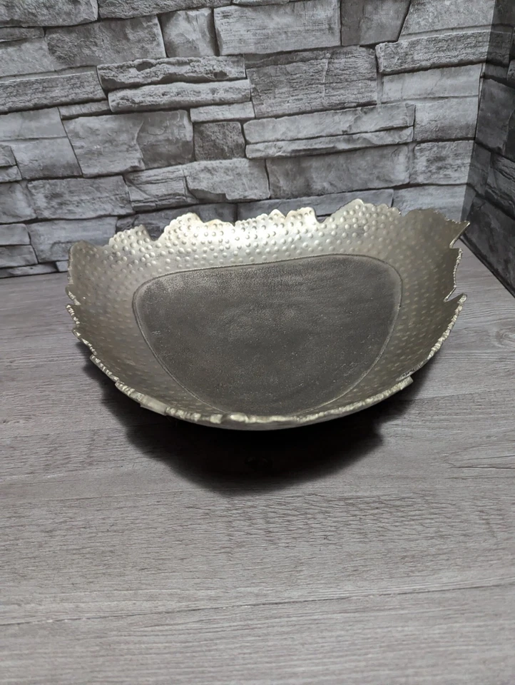 Bandeja de metal brutalista de aluminio martillado de colección de 15" decoración industrial arte escultura Foto 2 de 4