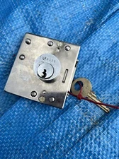 Vintage Payphone Telephone Pay Phone Bottom Lock Key Coin GTE Verizon Part￼￼ Old