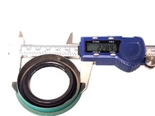 .For Chrysler  604  Transmission AXLE Metal Clad Seal BOTH SIDES QTY 2