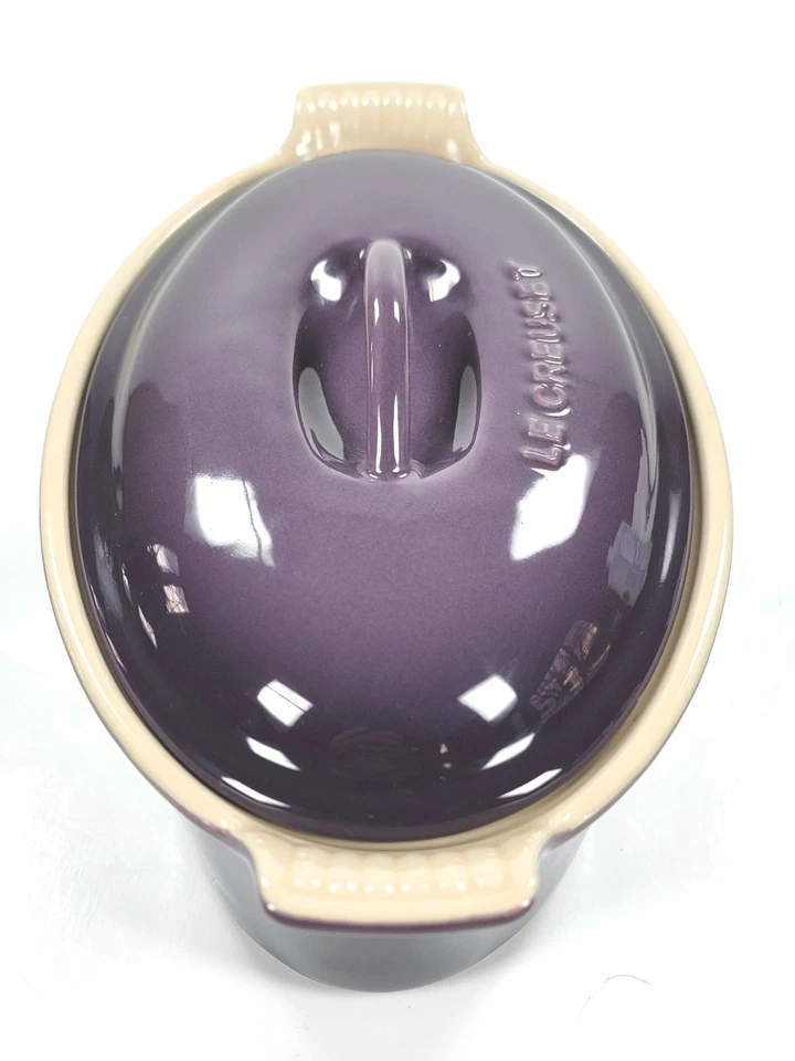Le Creuset Stoneware Oval Terrine with Lid 20cm color ~ CASSIS Purple NWT - Image 3 of 4