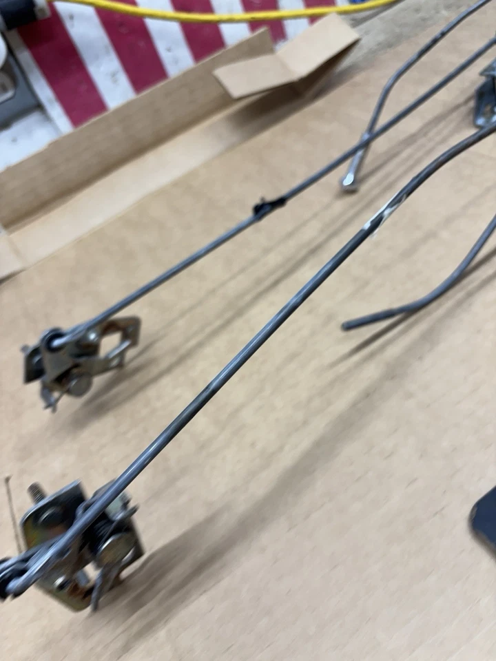 Camión Ford 1968 68 69 70 72 F100 F250 F350 manija de puerta interior pestillos configuración varillas Foto 3 de 4