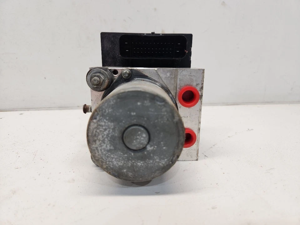 2005-07 Mercury Montego (3.0L / FWD) Anti-Lock Brake Pump - Image 2 of 4