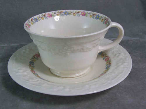 Homer Laughlin Dinnerware China Eggshell Theme Roses Floral Cup & Saucer - Picture 1 of 2