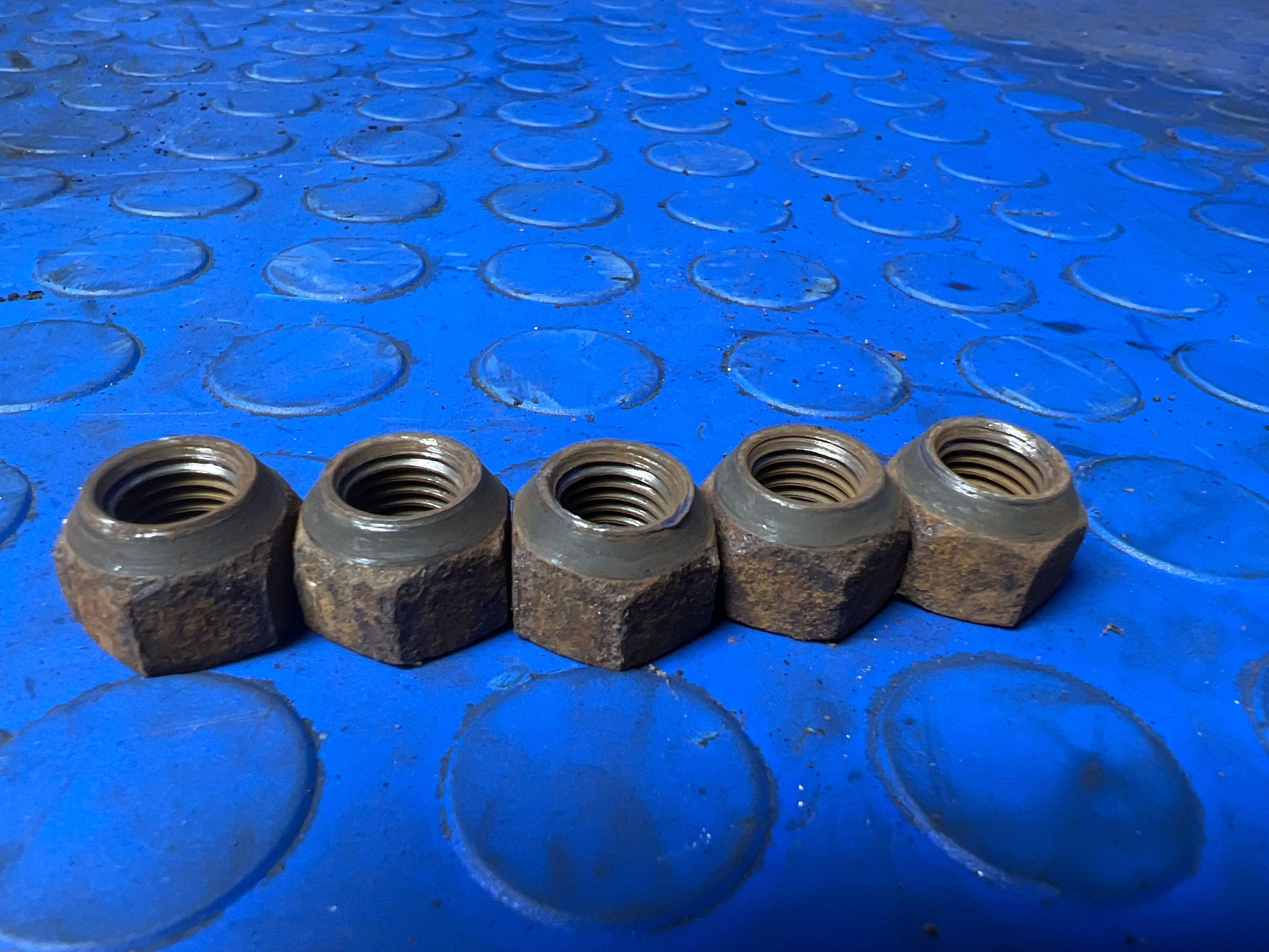 TIROL 20pcs 1/2-20 Lug Nuts, Compatible with 93-10 Grand Cherokee TIROL 20pcs 1/2-20 Lug Nuts, Compatible with 93-10 Grand Cherokee
