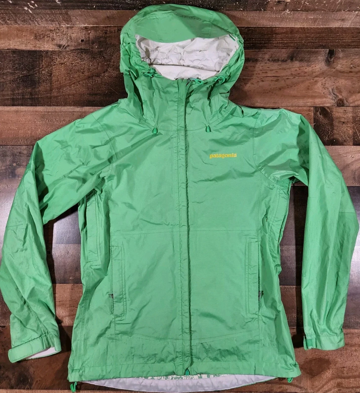Patagonia Jacket Womens Small Green AOG H2NO Torrent Shell Rain Waterproof
Opens in a new window or 