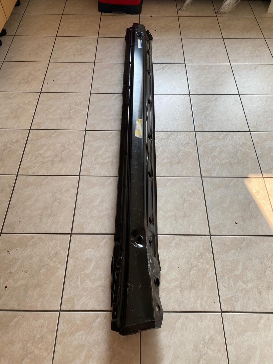 NEU NOS Mercedes W124 S124 Schweller Längsträger LINKS Rocker Side