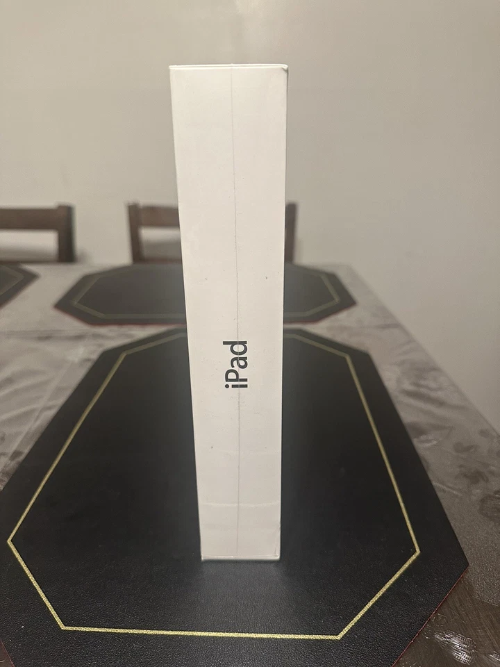 Apple iPad 3rd Gen 64GB Wi-Fi + Cellular AT&T 9.7in Black Collectors Item Read👇 - Image 2 of 4