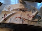 linge vintage - chemin de table  brodé  chasse veinerie oiseaux