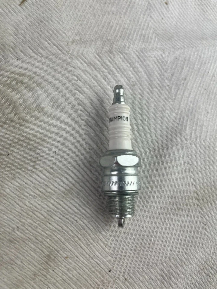 Vela de ignição Champion - cobre Plus 814 - Imagem 3 de 4