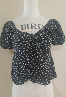 Polly & Esther Juniors' Black Floral Babydoll Cropped Top, Medium
