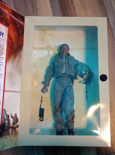 GI Joe Classic Collection U.S. Army Helicopter Pilot GI Jane 1997 Action Figure - Picture 7 of 24