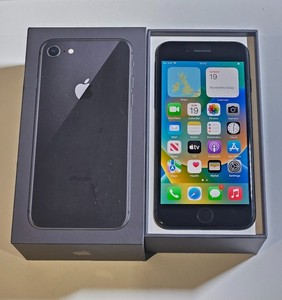 Apple iPhone 8 - 64GB - Space Grau (Ohne Simlock) A1905 (GSM)