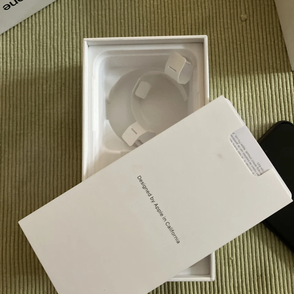 Apple iPhone SE (2020) · 64GB, Foto 2 von 5