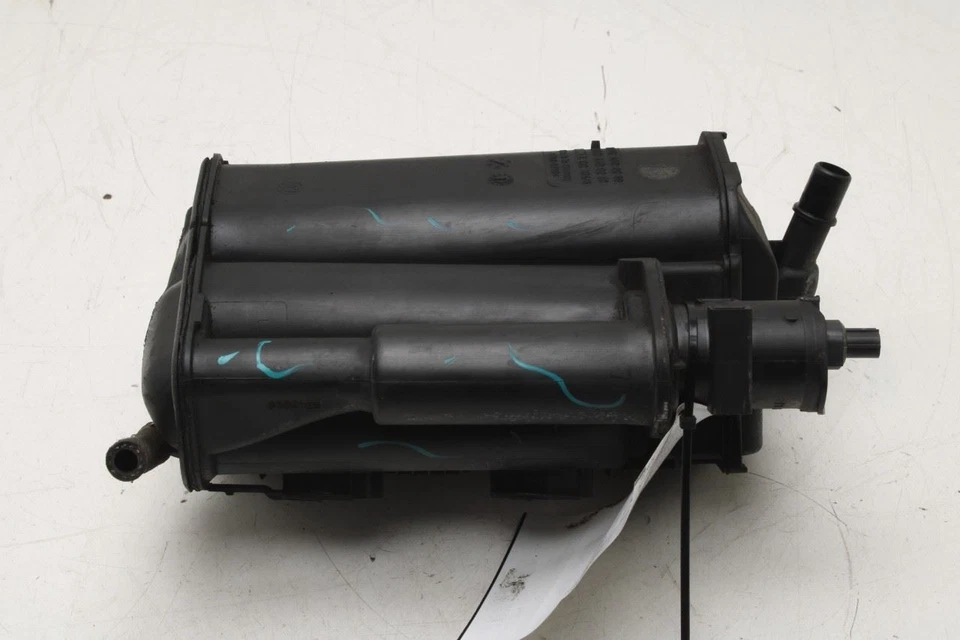 Mercedes-Benz E350 2009-2016 4Matic bote de emisiones de evaporador de vapor de combustible de 3,5 L Foto 4 de 4