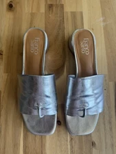 Franco Sarto Loran Silver Leather Low Heel Sandals Slides 9.5M Shoes Pre-Owned