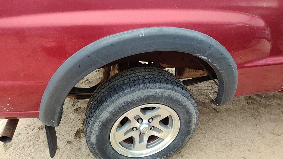 Mazda B2500 1999 pasajero rueda trasera derecha moldura acampanada OEM trasero Rh Foto 3 de 4