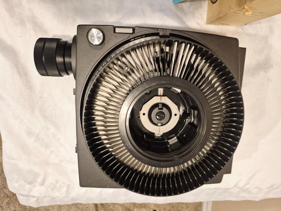 Proyector de diapositivas Kodak Carousel 600 reconstruido profesionalmente totalmente funcional 6909 Foto 4 de 4