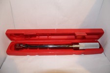 Snap-on 38 Drive Qd2r100 Adjustable Click Torque Wrench 20-100 Ft-lbs Snap-on 38 Drive Qd2r100 Adjustable Click Torque Wrench 20-100 Ft-lbs
