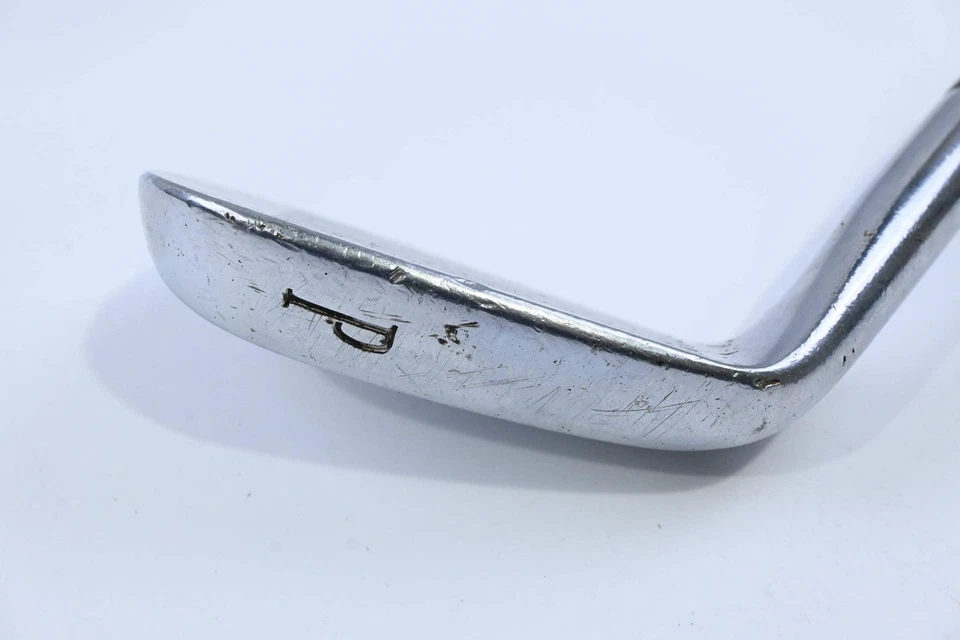 Mizuno MP-30 Pitching Wedge / 47 Degree / Regular Flex Dynamic Gold R300 - Image 3 of 4