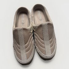 Easy Spirit Traveltime Women s Slip-On Shoes Beige Leather Mesh Cushioned 7M