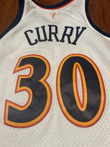 Mitchell & Ness Golden State Warriors Throwback Jersey #30 Stephen Curry - Picture 7 of 9