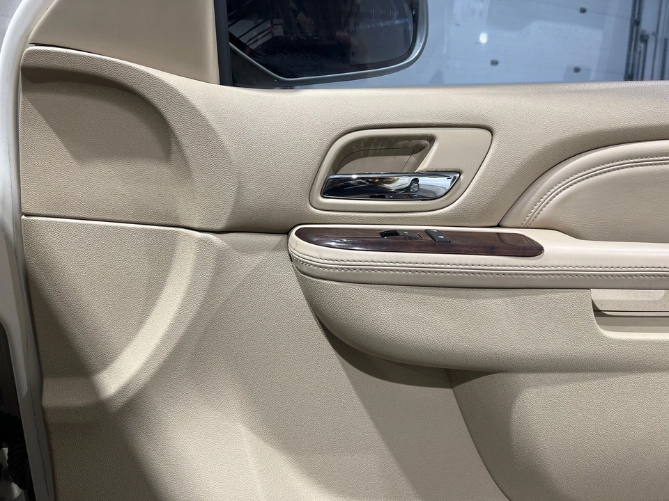 10-14 Cadillac Escalade Passenger RH Cashmere-394 Front Inner Door Trim Panel Foto 2 de 4