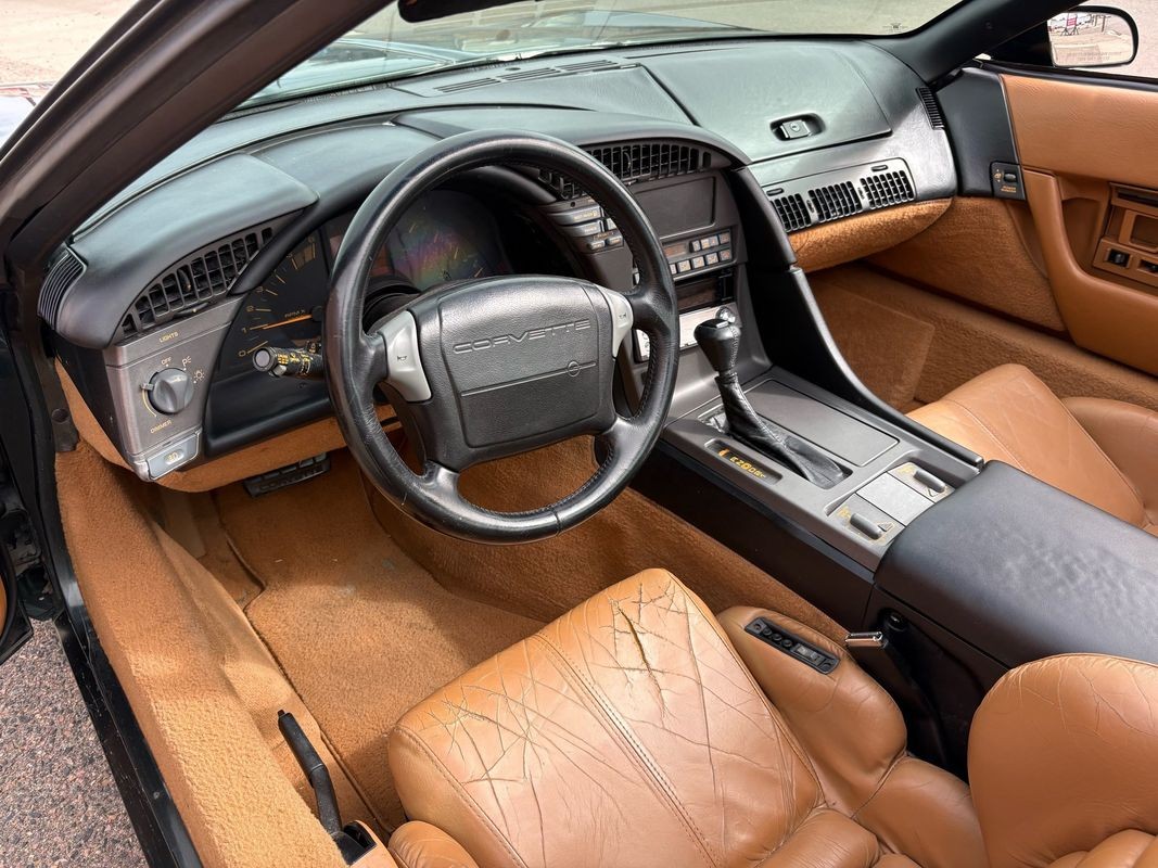 1991 Green Chevrolet Corvette   | C4 Corvette Photo 9