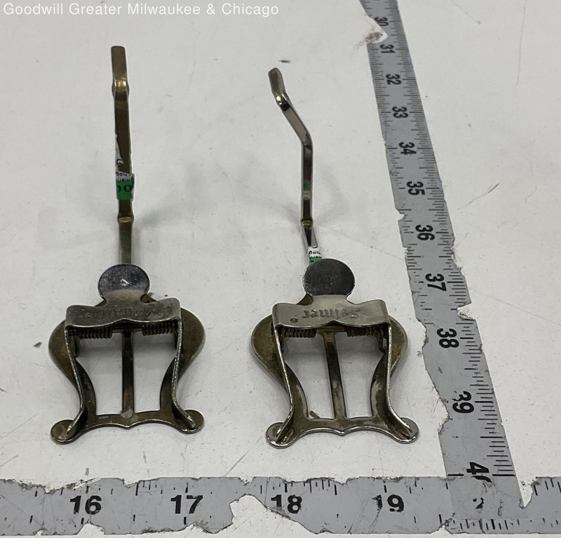 Vintage Music Holder - Lyre Shaped Silver Metal Clip with Adjustable Ring Holder
