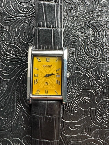 RARE YELLOW DIAL WITH SILVER CASE Vintage Seiko Slim Quartz Men’s Wrist Watch