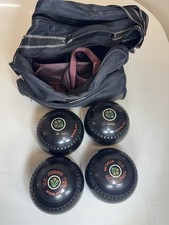 Almark Sterling lawn bowls with bag size 6m
