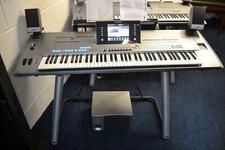 Yamaha Tyros 5 Keyboard 76 Keys, Yamaha L7 Stand, Usb Stick, Trs-ms05 Speakers