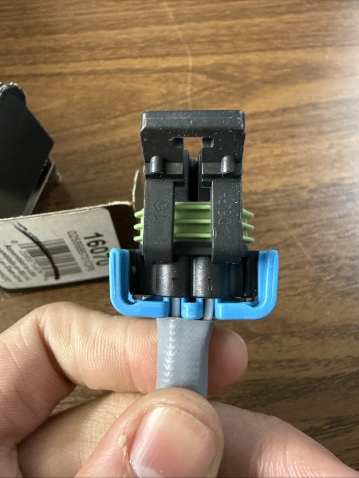 Bosch 16070 Oxygen Sensor for 2010-2016 Buick Cadillac Chevrolet GMC Vehicles - Image 3 of 4