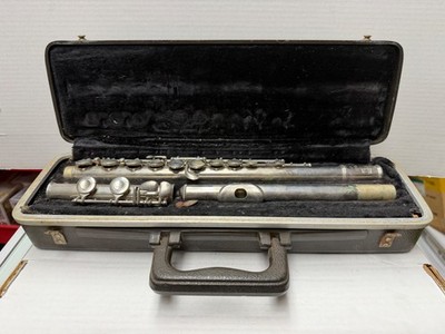 Selmer Bundy Flute With Hard Back Case