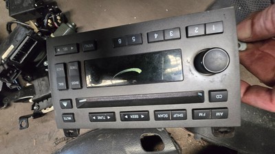 Sitemapcdatahttpsomobeldreferenzcom2006 Lincoln Town Car Cd Player Initializing
