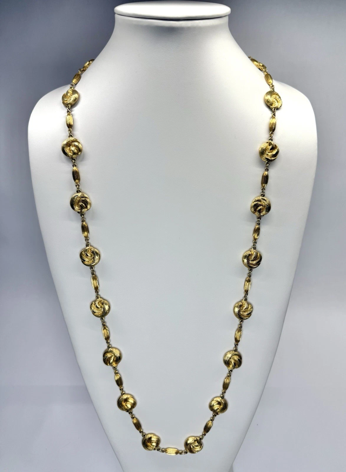 Unsigned Gold Tone Textured Beaded Fashion Vintage Necklace Jewelry 34” N160