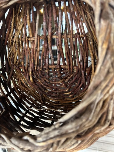 Vintage Primitive Vine & Twig Wall/ Door Pocket Basket Hand Crafted 17” X 11” - Picture 5 of 9