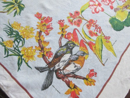 Vintage Linen Tablecloth,Australian Birds 127 x 117 cms - Picture 7 of 15