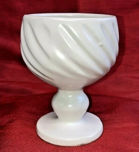 Antique Vintage HULL  USA Art Pottery Pedestal  Planter Vase F5 White Swirl